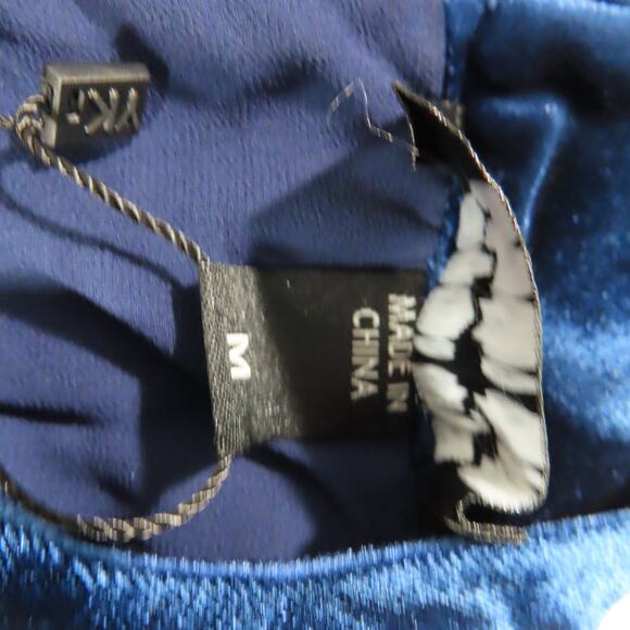 Yumi Kim Shannon Dress Mock Neck Open Back Flounce Hem Navy Velvet Medium - Picture 9 of 9